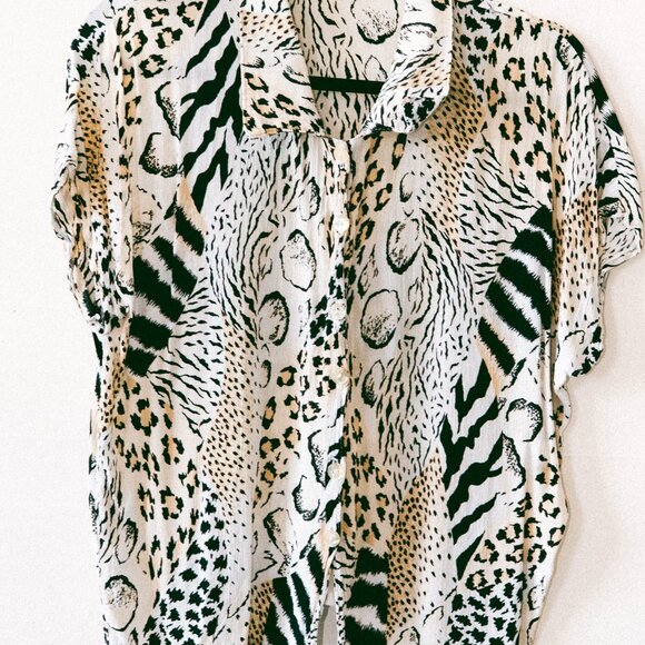Vintage 90s/Y2K Animal Print Blouse – Textured Mixed Prints, Short Sleeve (M/L) - Picture 2 of 4